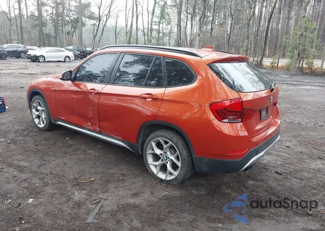 2013 BMW X1 xDrive28I z USA, uszkodzony, nr VIN WBAVL1C51DVR86204